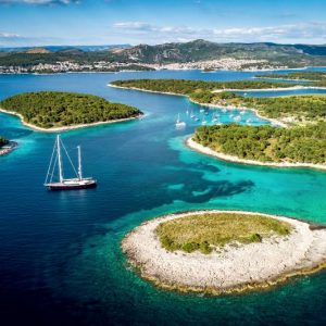 Insel Hvar als traumhafte Segelroute in Kroatien